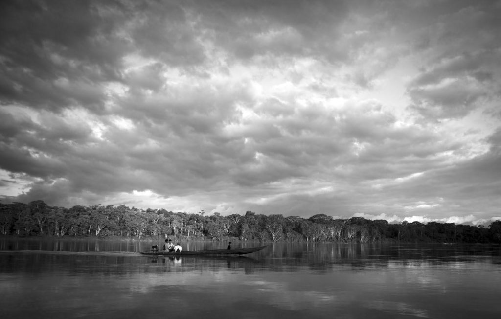 "The Amazon is Turning Black” Fotoausstellung von Barbara Lehnebach und Karne Kunst